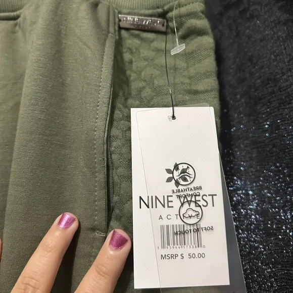 Nine West olive Green Active wear Shorts - Picture 3 of 6